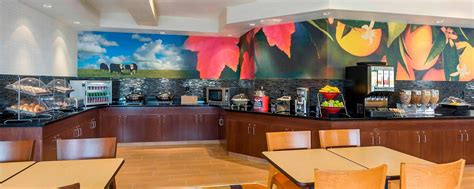 Dining at Fairfield Inn & Suites Mansfield Ontario .